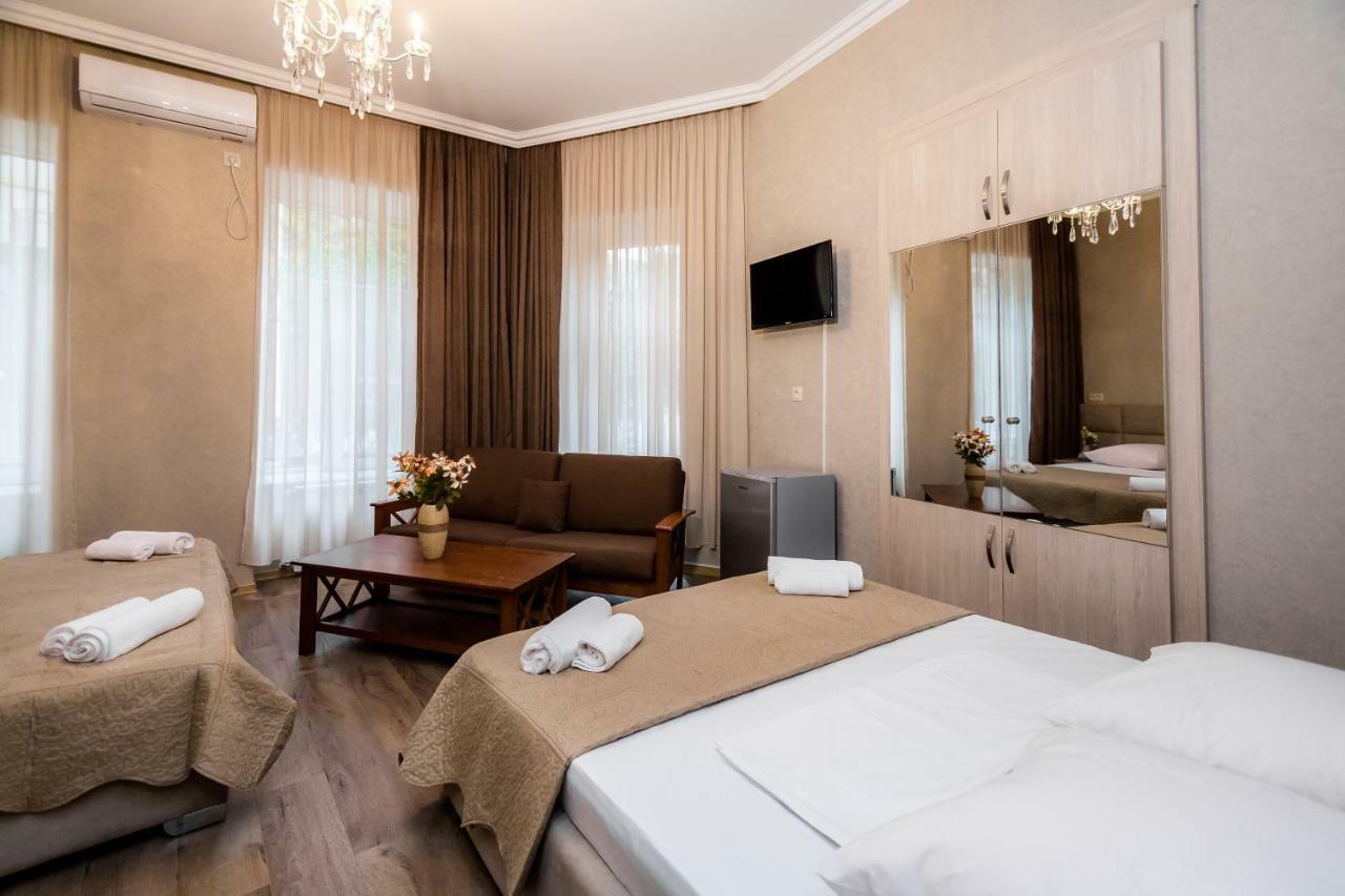 Star Hotel Tbilisi Esterno foto
